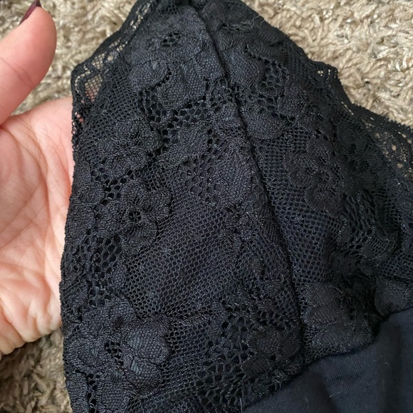 Y2k 2000s Slightly Cropped Tank Top Black With Lace - Picture 3 of 3